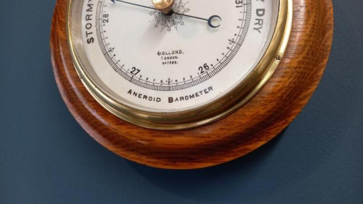 Victorian Dolland of London Golden Oak Barometer - Image 5