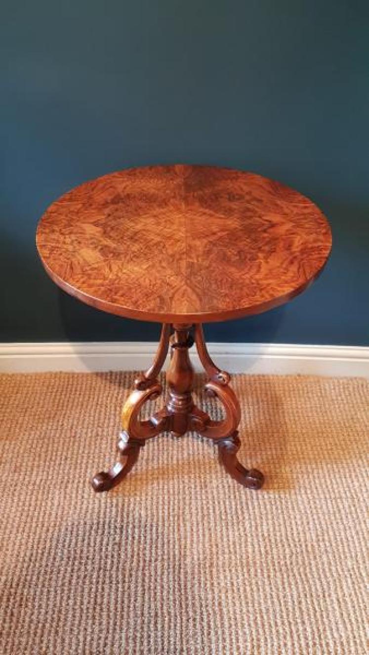 Fine Victorian Burr Walnut Lamp Table  - Image 1