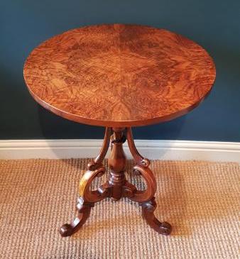 Fine Victorian Burr Walnut Lamp Table 