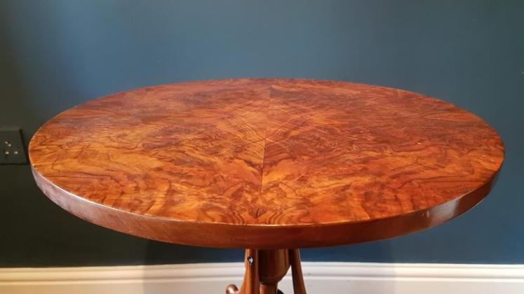 Fine Victorian Burr Walnut Lamp Table  - Image 2