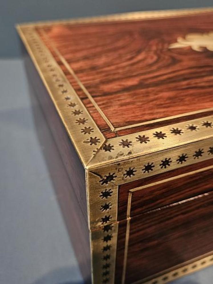 Early Victorian Rosewood and Brass Inlaid Travelling Box - Image 3