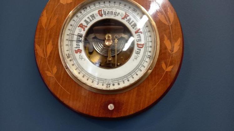 Edwardian Fruitwood Inlaid Aneroid Barometer - Image 5