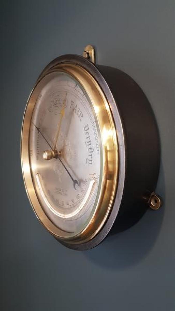 Davis of London Steel Case Marine Barometer - Image 2