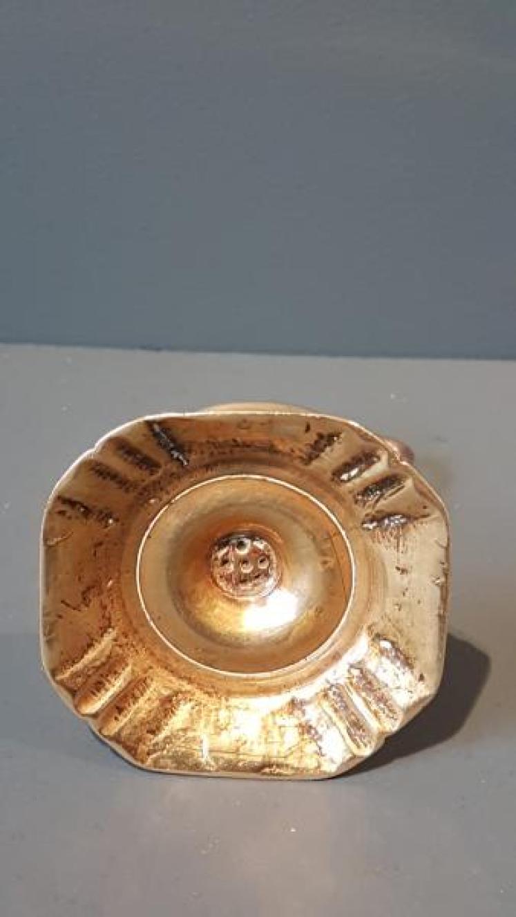Rare George III Brass Candle Snuffers and Petal Base Stand  - Image 5