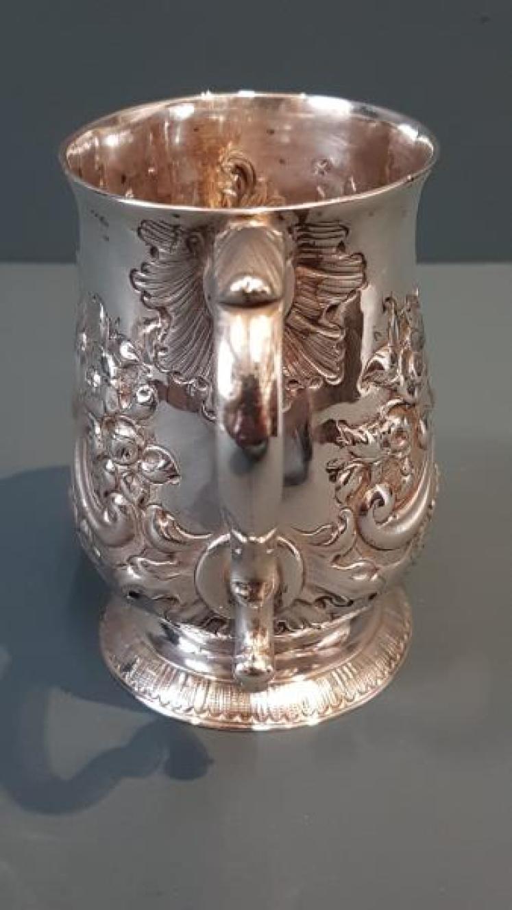 George III Silver Mug by Peter and Ann Bateman - Image 2
