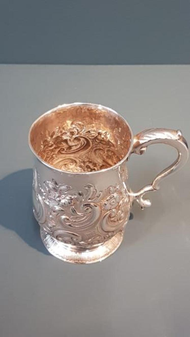 George III Silver Mug by Peter and Ann Bateman - Image 3