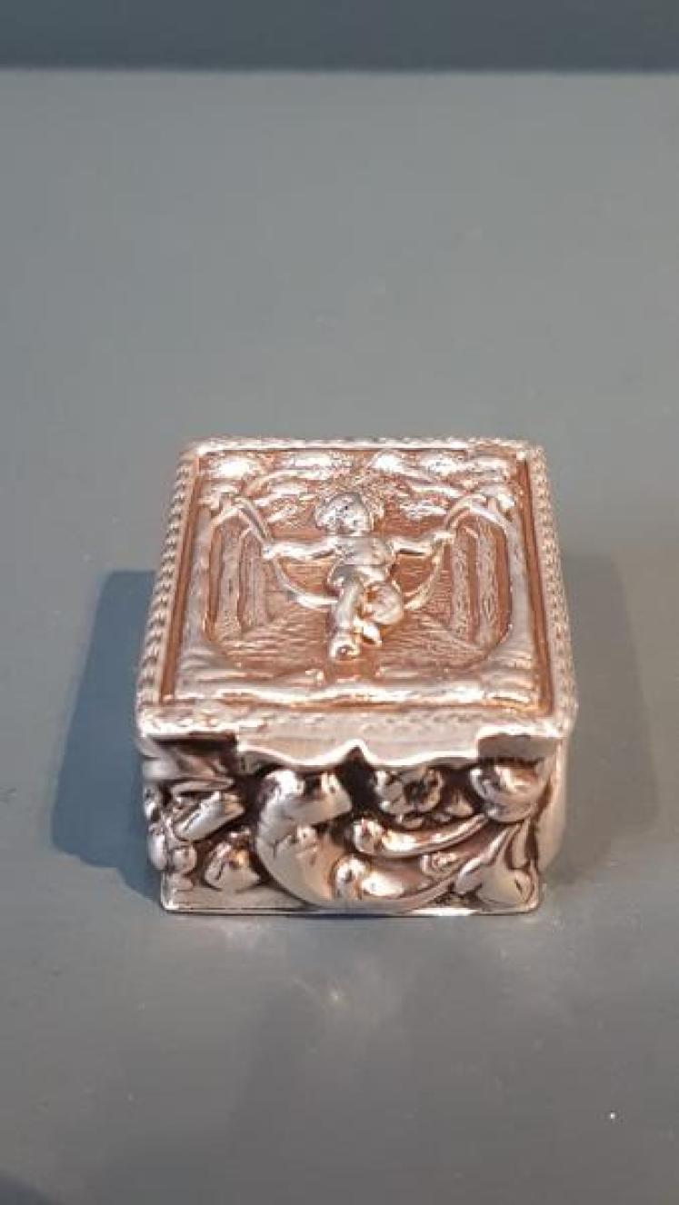 Unusual Victorian Silver Single Ring Box - Image 1