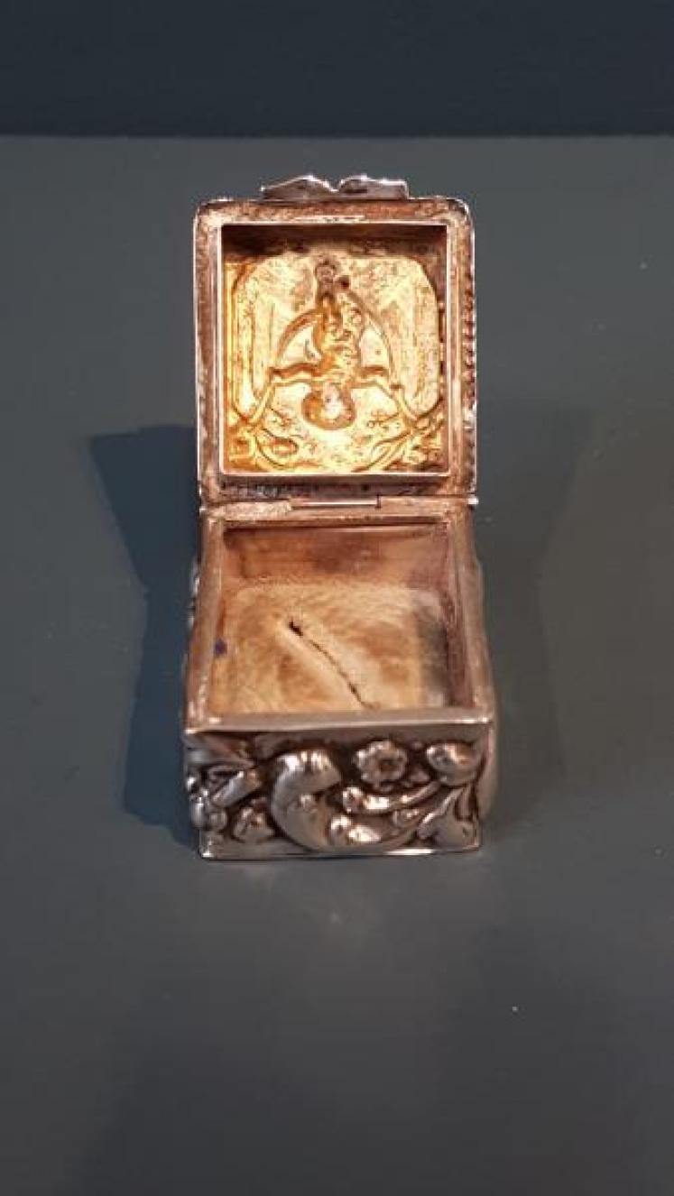 Unusual Victorian Silver Single Ring Box - Image 5