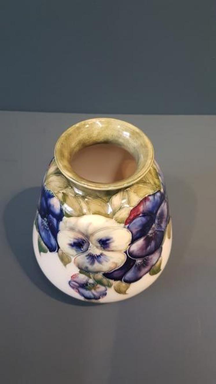 Superb Macintyre Moorcroft Pansy on White Vase - Image 3