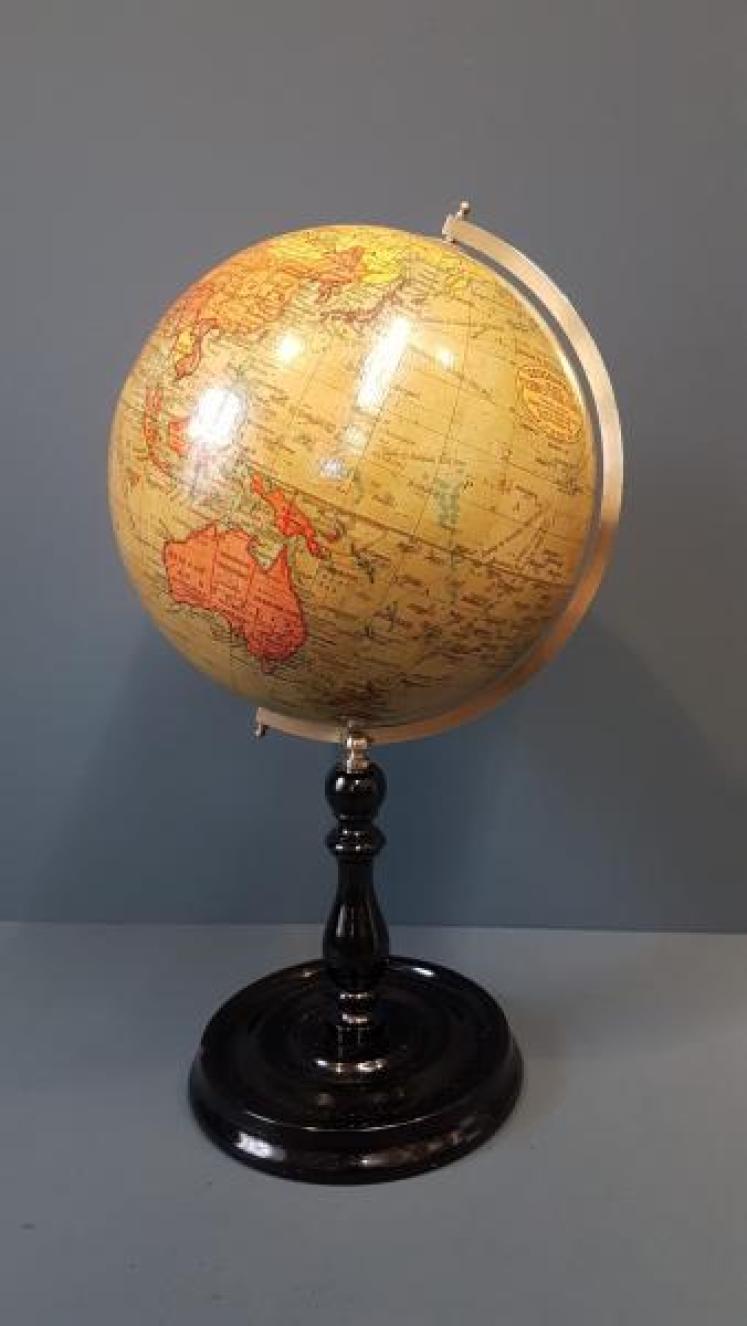 Superb 1930's Geographia 10" Paper Mache Globe - Image 1