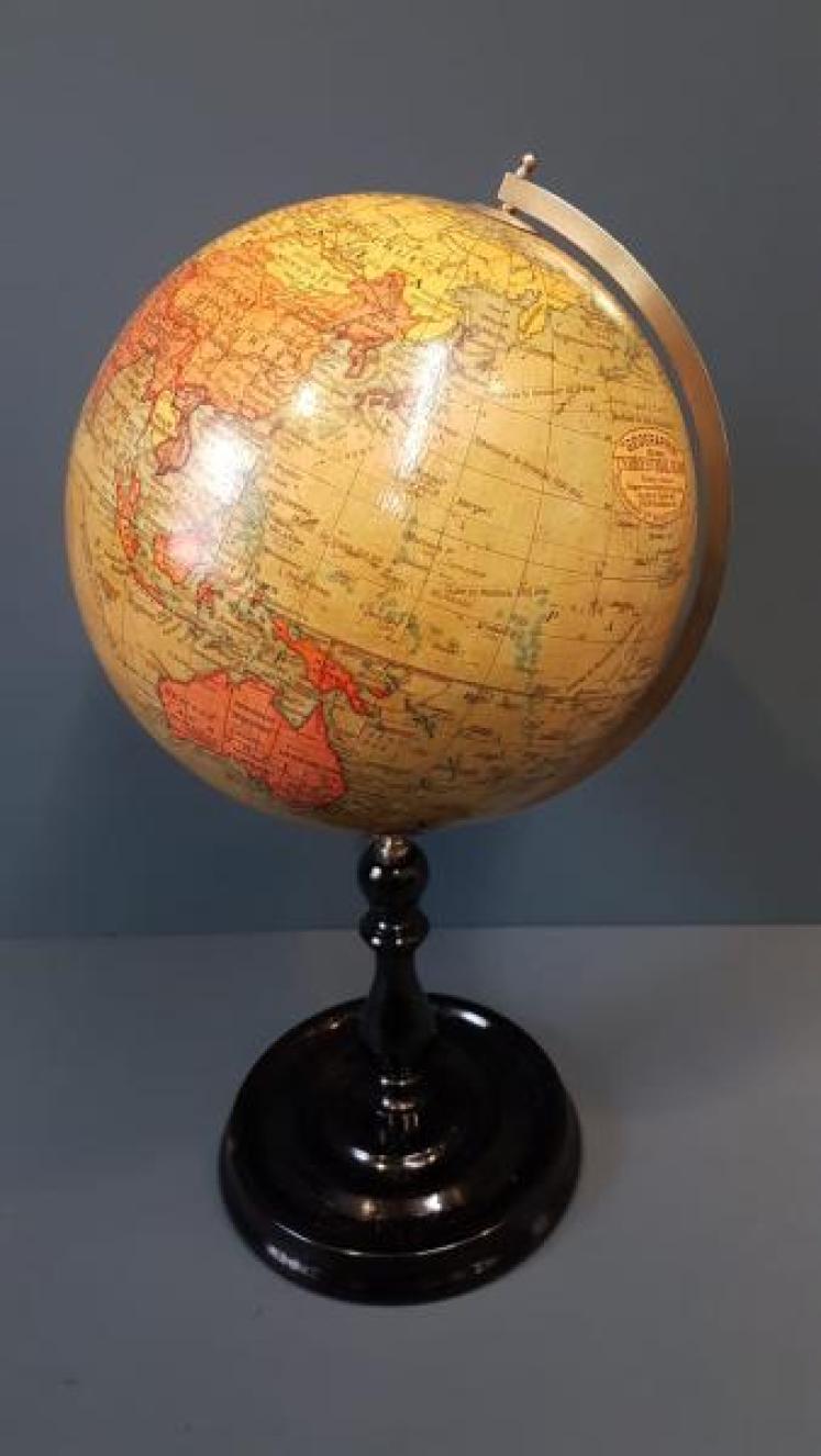 Superb 1930's Geographia 10" Paper Mache Globe - Image 7