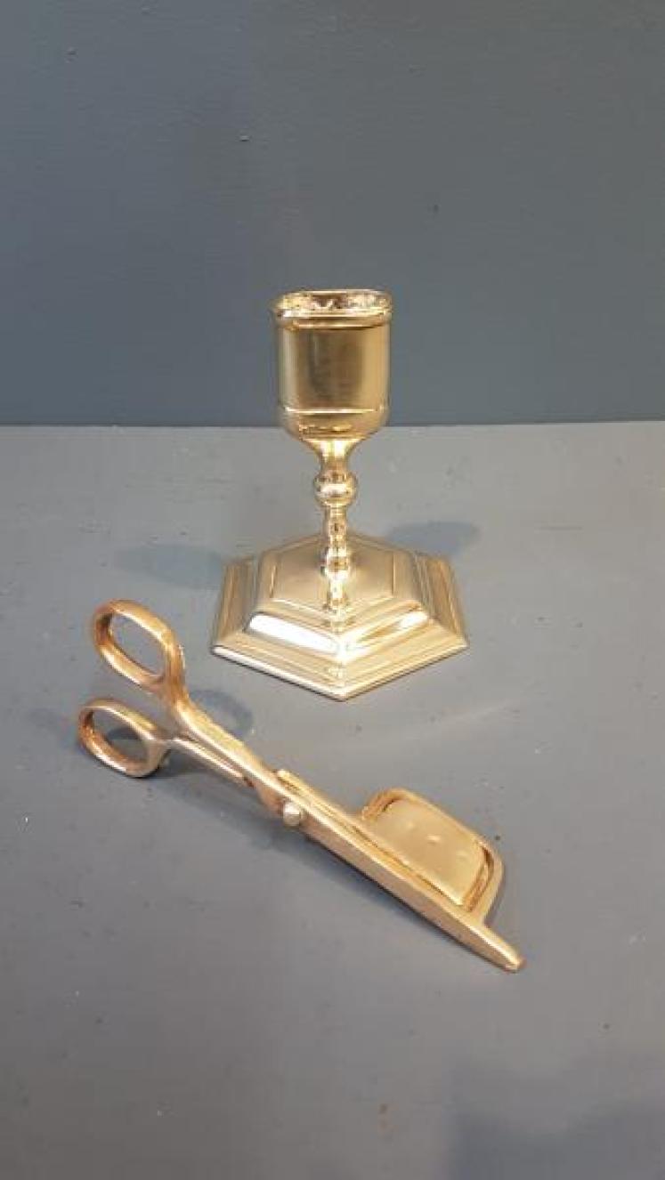 Georgian Snuffers and Stand - Image 2