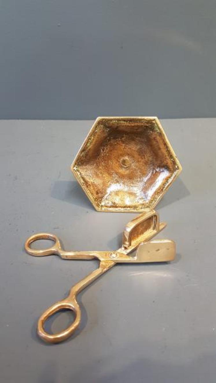 Georgian Snuffers and Stand - Image 4