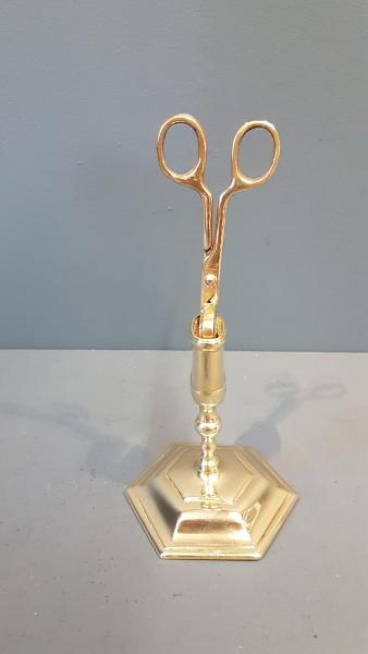 Georgian Snuffers and Stand - Image 5