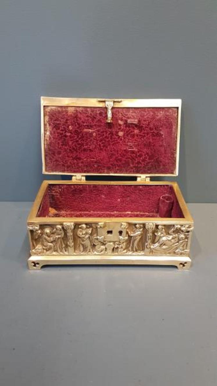 Victorian Cast Brass Jewel Casket - Image 3