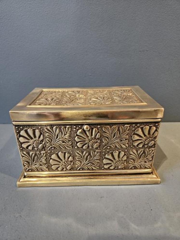 Ats and Crafts Brass Tea Caddy - Image 1