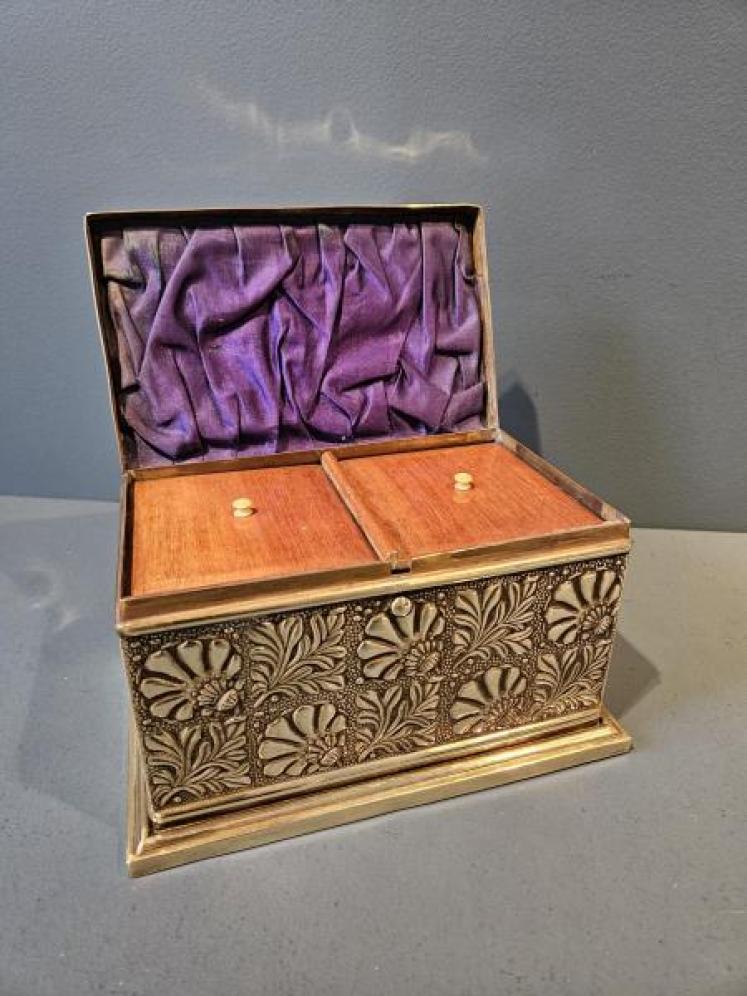 Ats and Crafts Brass Tea Caddy - Image 2
