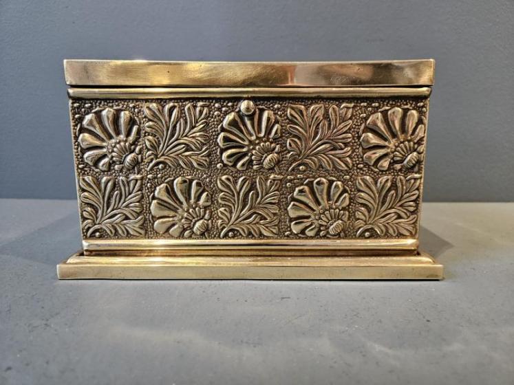 Ats and Crafts Brass Tea Caddy - Image 3