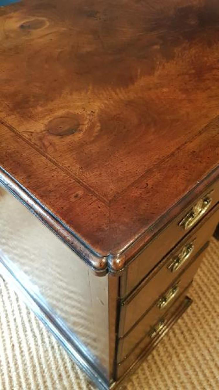 George III Walnut Kneehole Desk - Image 3