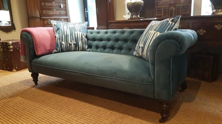 Victorian Chesterfield Sofa - Image 5
