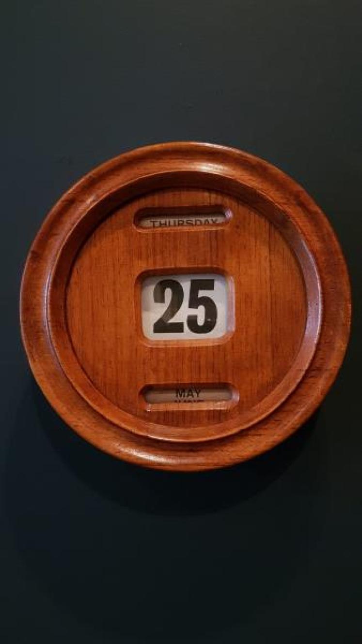 Edwardian Oak Perpetual Wall Calendar - Image 1