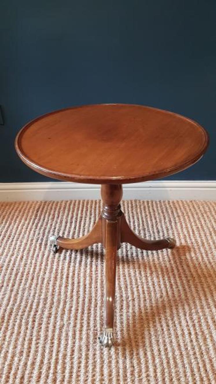 Regency Low Proportioned Lamp Table - Image 1