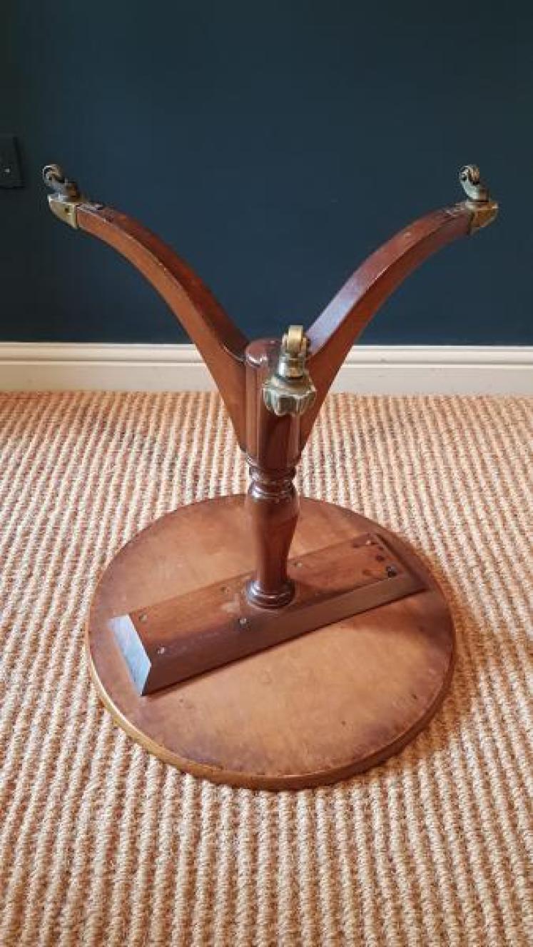 Regency Low Proportioned Lamp Table - Image 4
