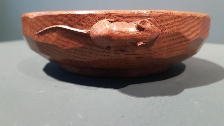 Superb 1950's 6" Mouseman Nut Bowl - Image 3