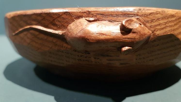 Superb 1950's 6" Mouseman Nut Bowl - Image 4