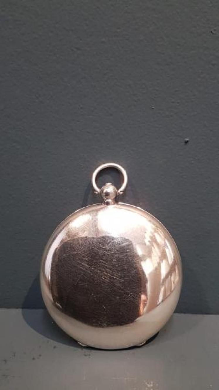 Silver Pocket Watch Style Triple Sovereign Case - Image 2