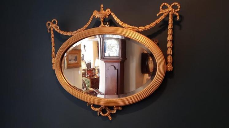 Pair of Victorian Oval Gilt Mirrors - Image 3