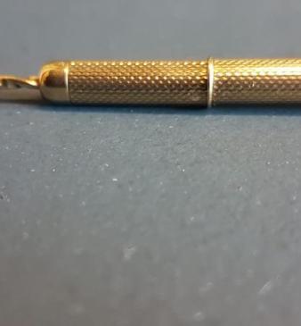 Immaculate 9ct Gold Cigar Piercer