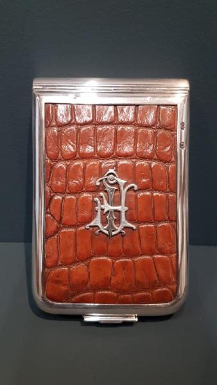 Victorian Silver and Crocodile S-Line Note Pad and Pencil - Image 6