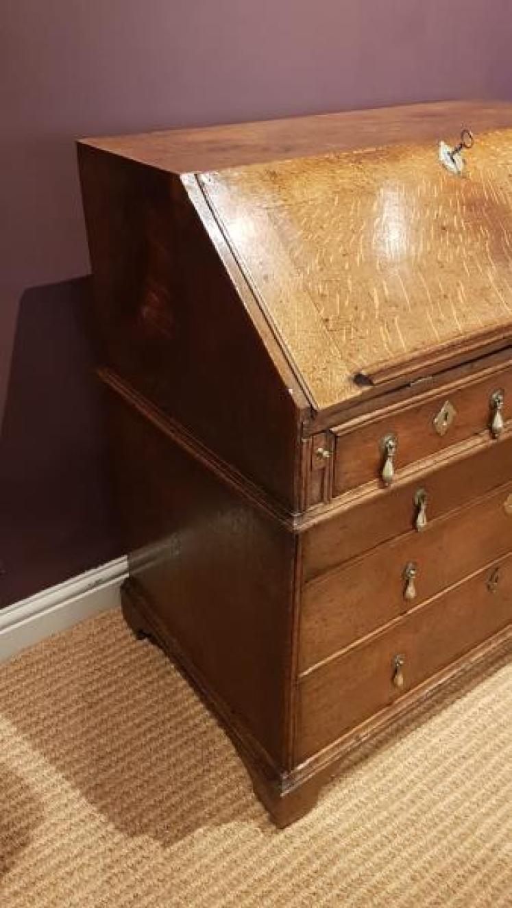 George I Figured Oak Bureau - Image 7