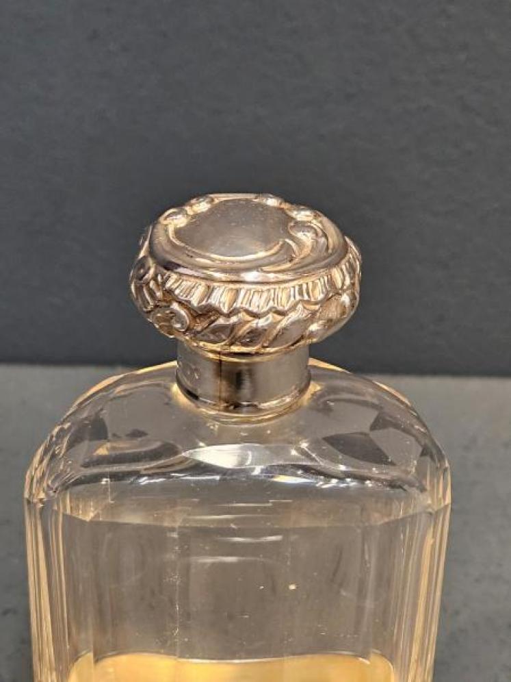 Victorian Silver and Cut Crystal Hip Flask  - Image 2