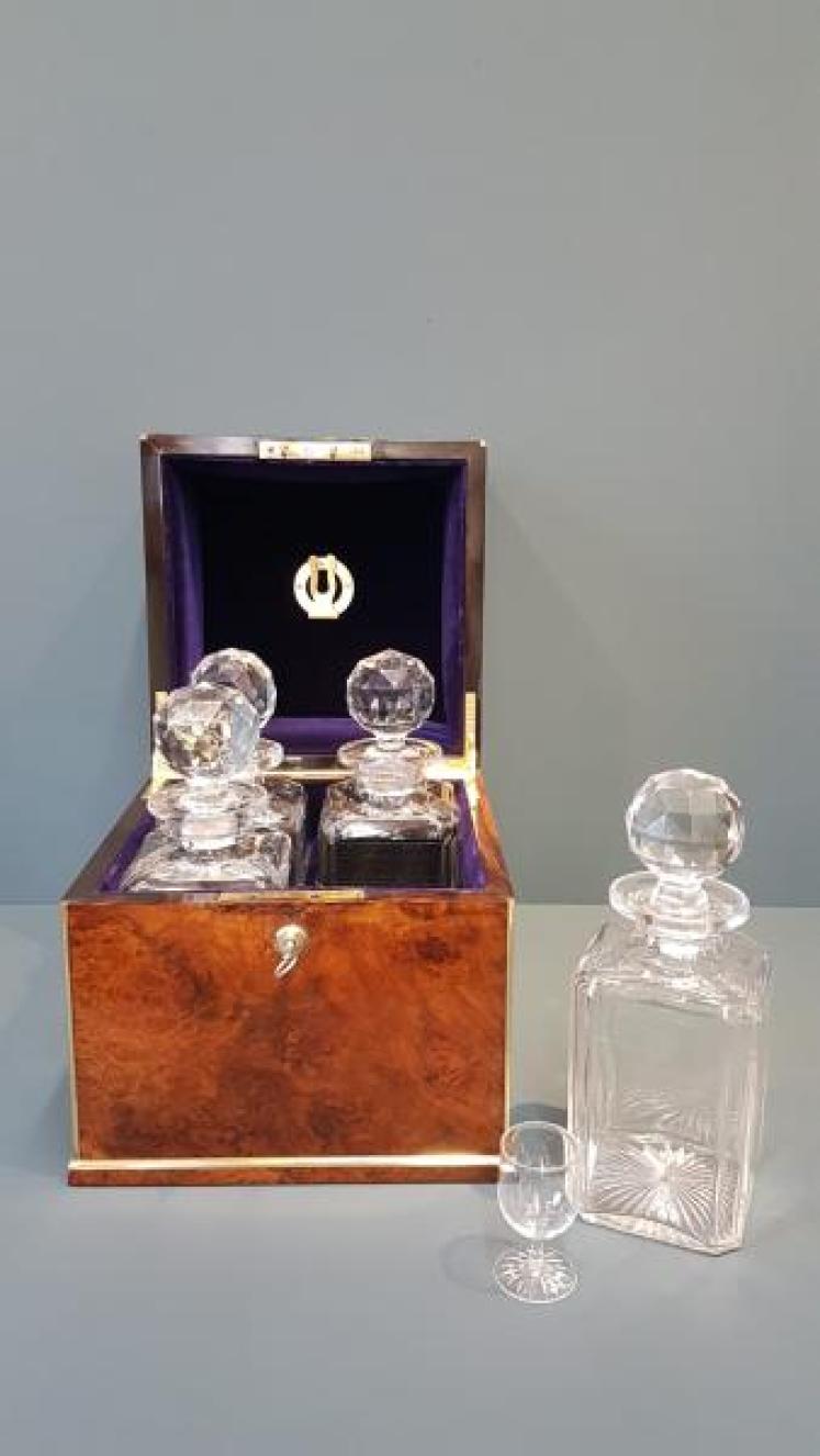 Victorian Walnut Tantalus Box - Image 5