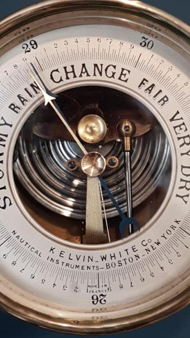 Victorian Marine Bulk Head Barometer - Image 4