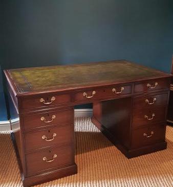 Superb Mahogany Pedestal Desk
