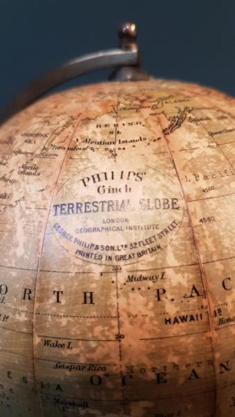 1930's Philips 6" Terrestrial Globe - Image 3
