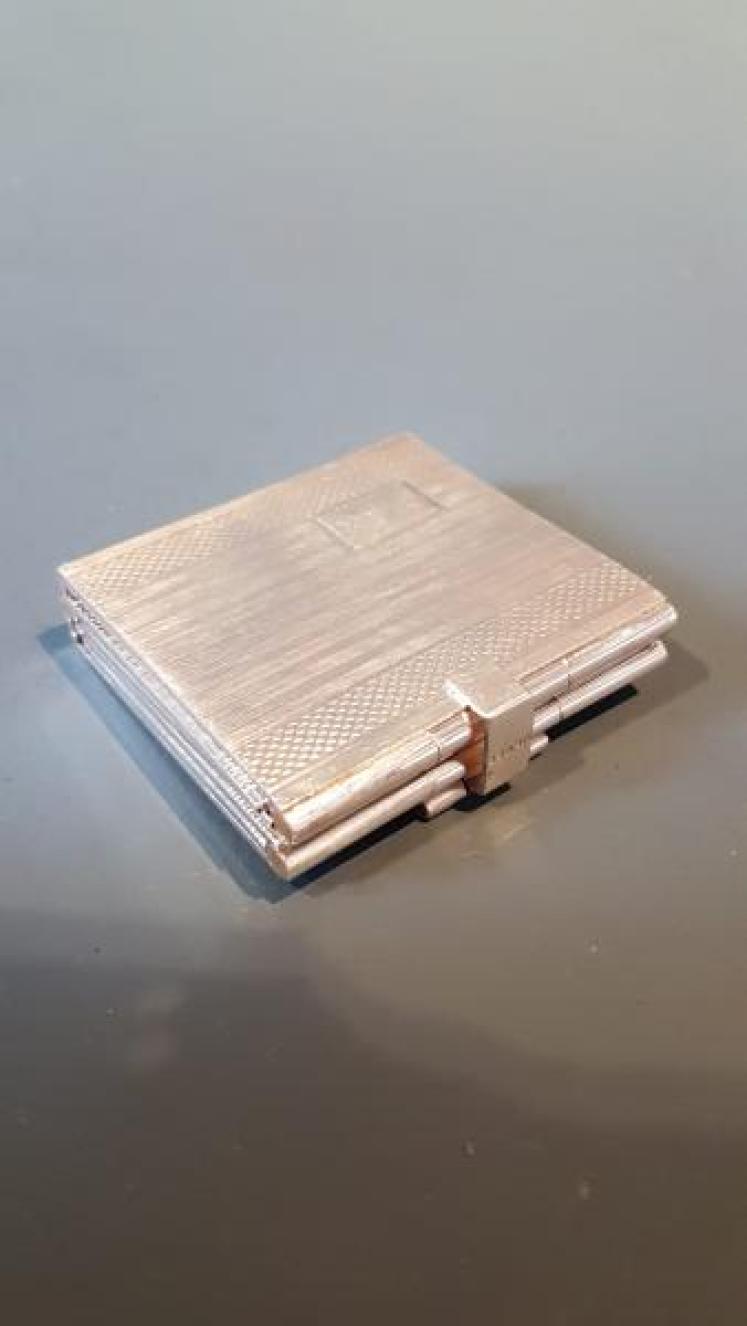 Unusual Solid Silver Folding Photo Book - Image 4
