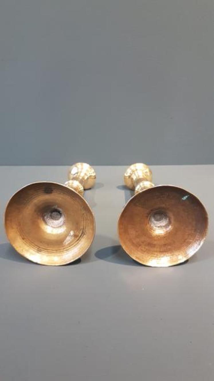 Pair of George III Brass Candlesticks with Pushers - Image 2