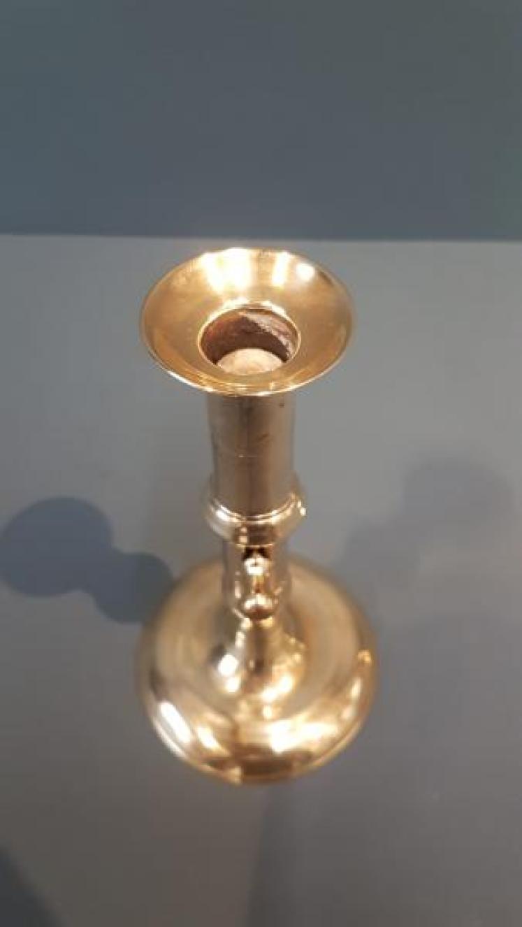 Pair of George III Brass Candlesticks with Pushers - Image 4
