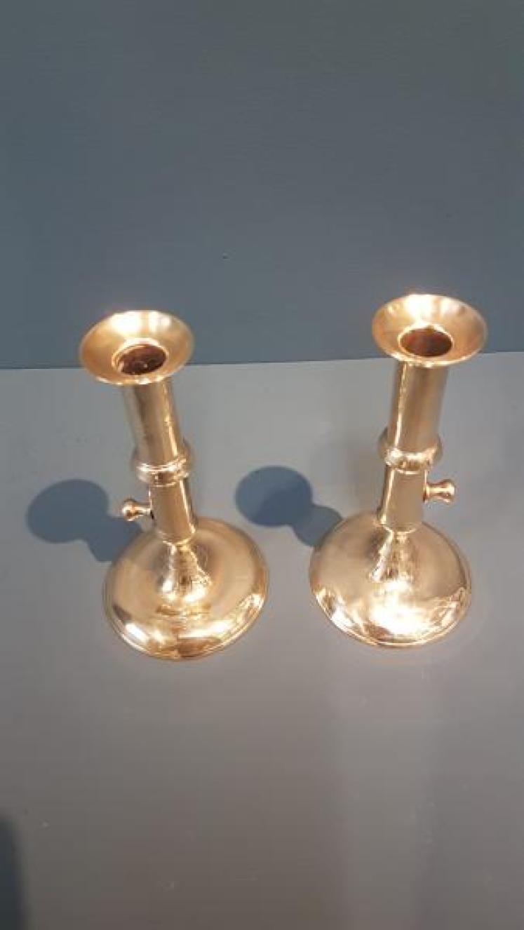 Pair of George III Brass Candlesticks with Pushers - Image 5