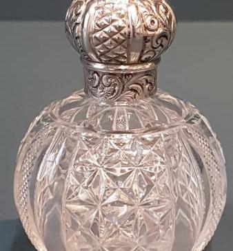 Victorian Silver Topped Cut Crystal Scent Bottle 