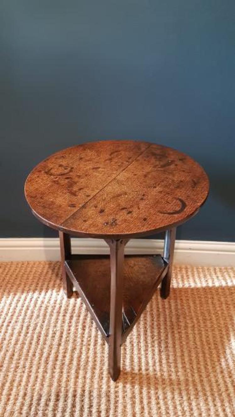 Small Proportioned George II Oak Cricket Table - Image 1