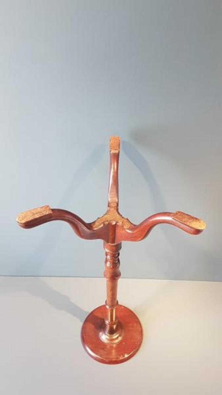 Fine Quality George II Mahogany Candle Table - Image 2