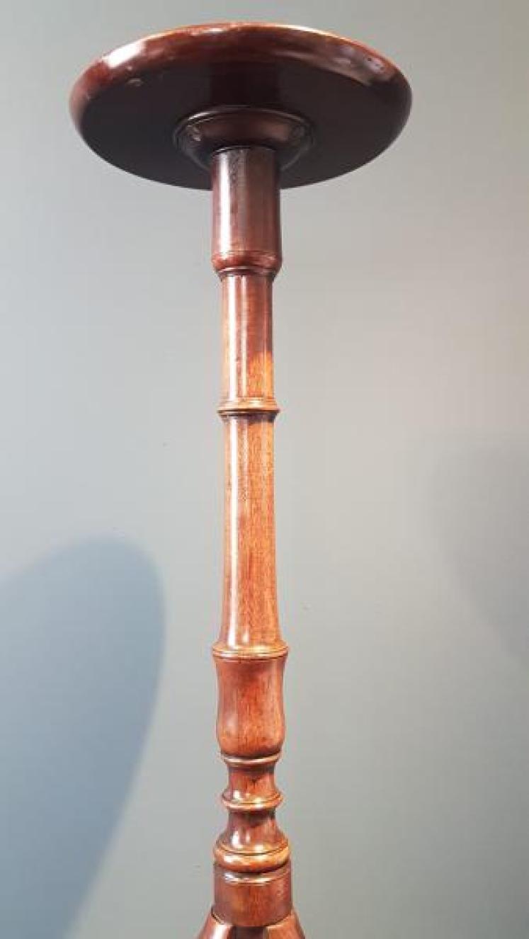 Fine Quality George II Mahogany Candle Table - Image 5