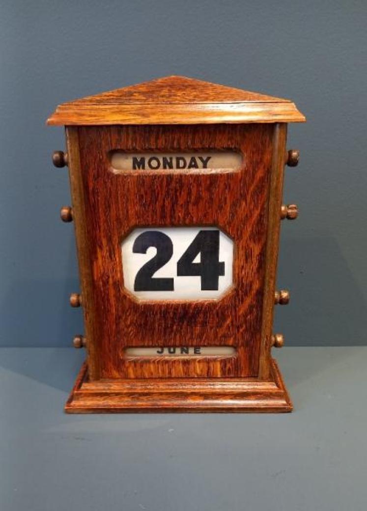 Large Edwardian Oak Perpetual Desk Calendar - Image 1