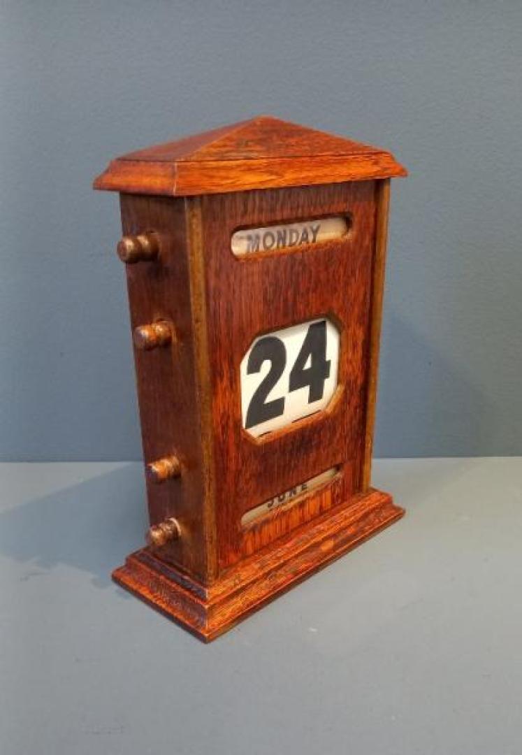 Large Edwardian Oak Perpetual Desk Calendar - Image 4
