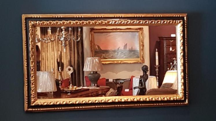 Large Victorian Gilt Mirror - Image 1